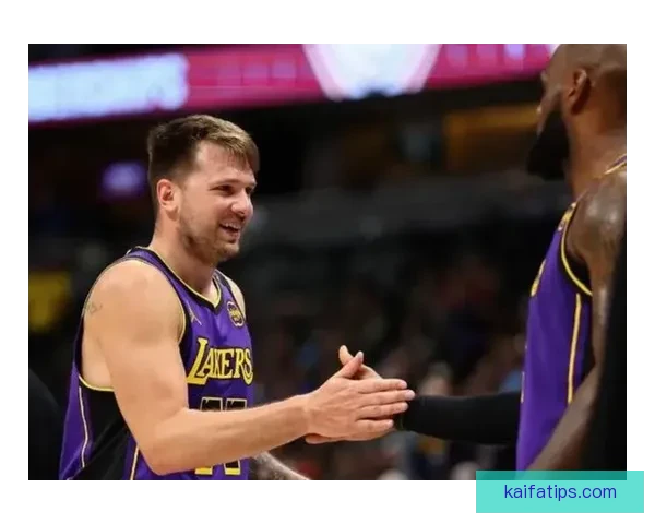 湖人再遭重创里夫斯伤情未明东契奇缺阵前景愈发艰难